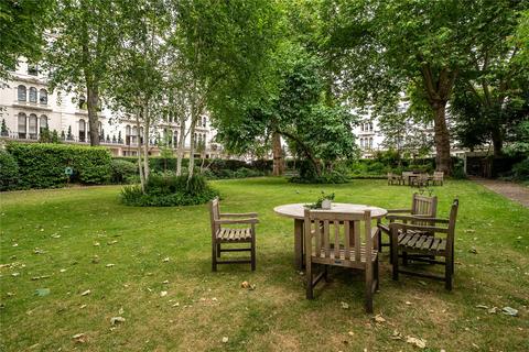 1 bedroom apartment to rent, Kensington Gardens Square, London W2