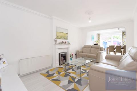 3 bedroom semi-detached house for sale, View Close, Chigwell IG7