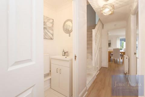 3 bedroom terraced house for sale, Westfield Park Drive, Woodford Green IG8