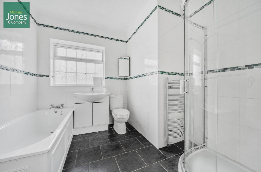 En Suite Bathroom
