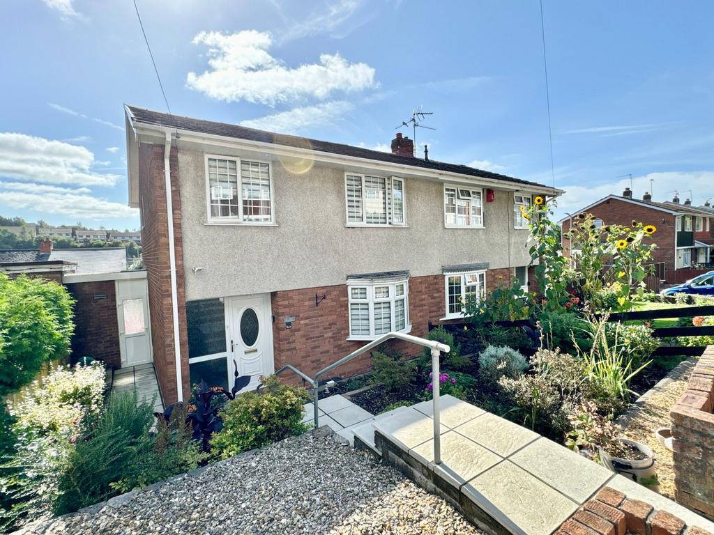 Farmwood Close, Newport NP19 3 bed semi-detached house for sale - £210,000