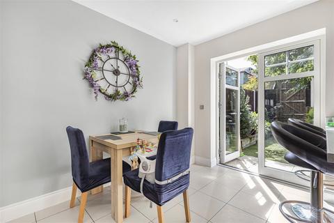 3 Austin Corner, Royston, SG8 7FB