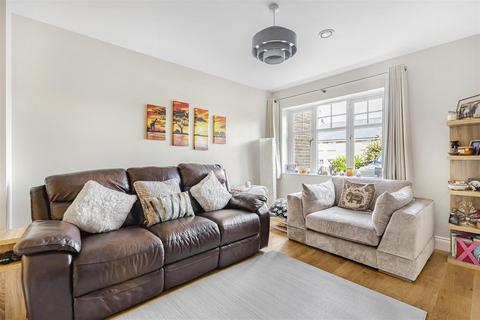3 Austin Corner, Royston, SG8 7FB