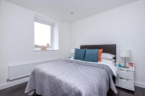 2 bedroom flat to rent, Wellesley Road, Sutton SM2