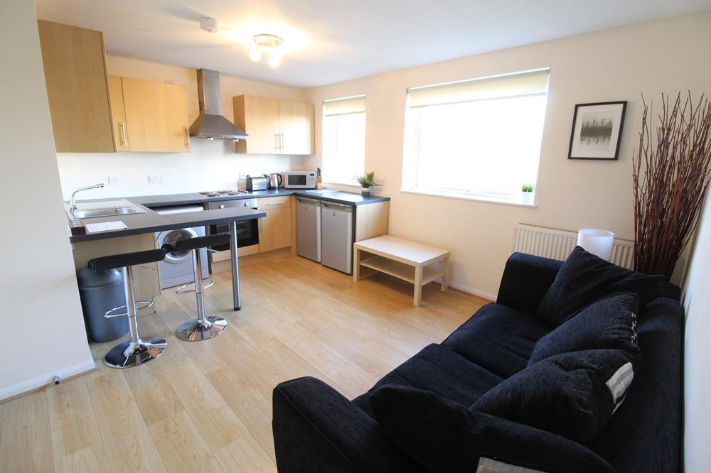 Lounge − Kitchen