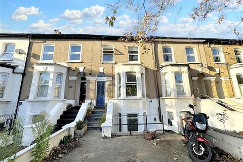 2 bedroom maisonette to rent, Wallwood Road, Leytonstone