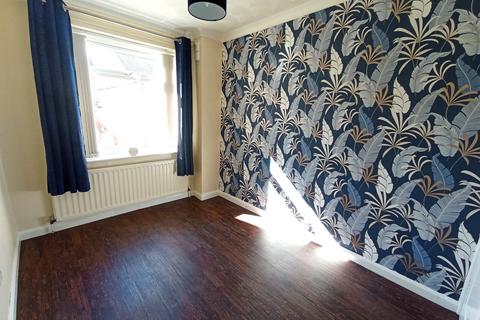 2 bedroom semi-detached house to rent, Hanbury Close, Barnsley