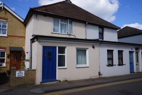 4 bedroom terraced house to rent, Mill Street