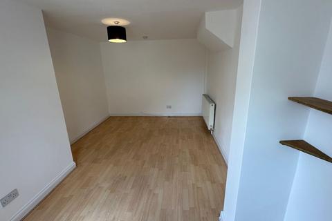 4 bedroom terraced house to rent, Mill Street