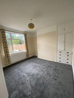 3 bedroom semi-detached house to rent, Willow Road, Darlington