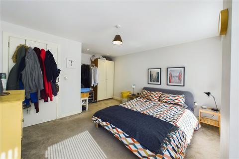 1 bedroom apartment for sale, White Lion Close, West Sussex RH19