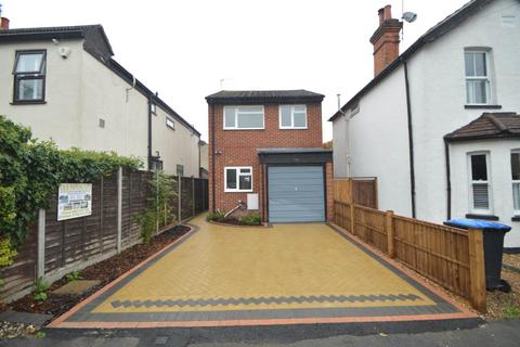 3 bedroom detached house to rent, ADDLESTONE