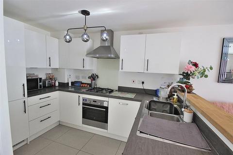 4 bedroom end of terrace house for sale, King Alfred Way, Great Denham, Bedford, Bedfordshire, MK40