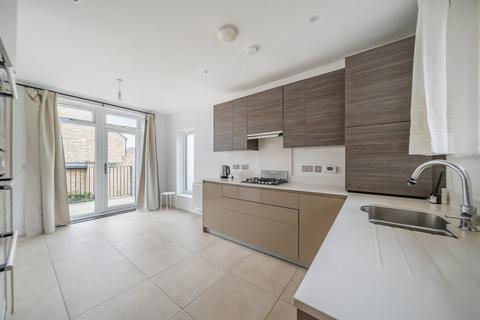 3 bedroom end of terrace house for sale, Mays Lane, Barnet, EN5