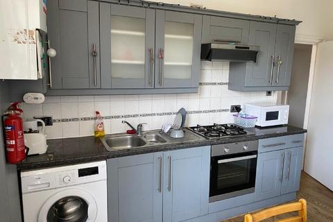 4 bedroom flat to rent, Holloway, London N7