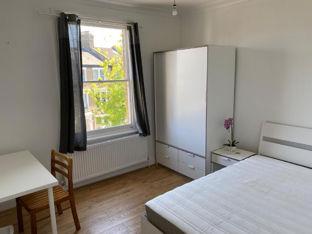 Apartment in London - View 3