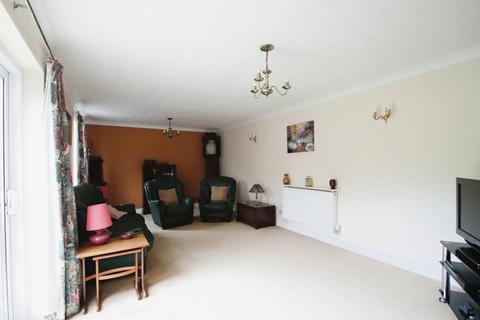 12 Sandling Crescent, Rushmere St Andrew, Ipswich, IP4 5TW