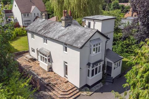 4 bedroom detached house to rent, London Road, Newport, Saffron Walden, Essex, CB11