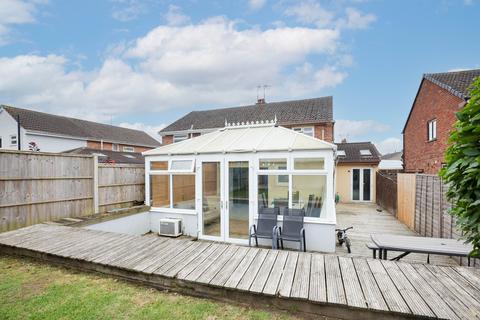 3 bedroom semi-detached house for sale, Gallagher Road, Warwickshire CV12