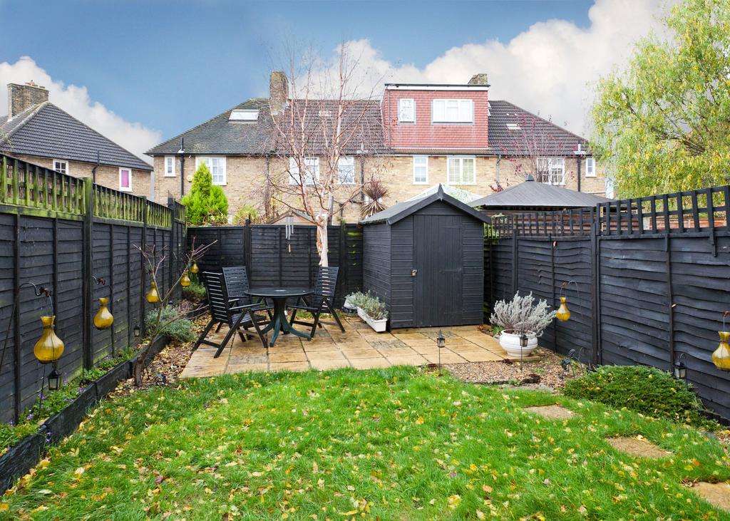 12 Buckfast Rd - Gar