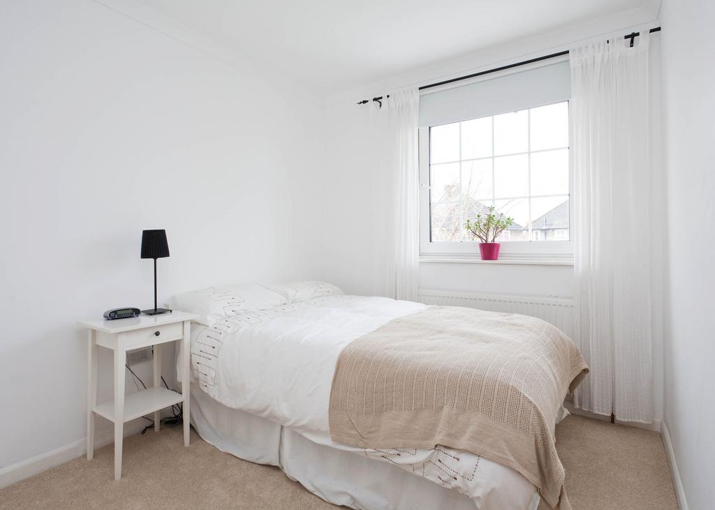 12 Buckfast Rd - Bed