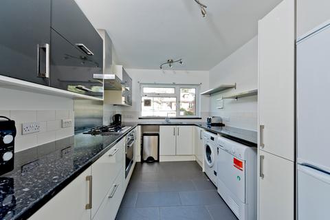 2 bedroom apartment to rent, Sherwood, Surbiton KT6