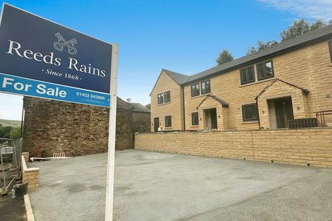 3 bedroom terraced house for sale, Burnley Road, Todmorden OL14