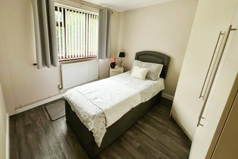 1 bedroom apartment for sale, Vicarage Gardens, Greater Manchester SK14