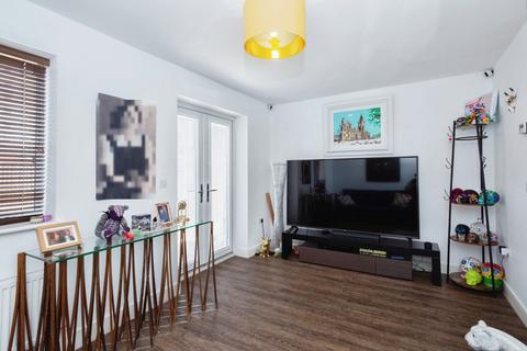 8 Garforth Avenue, Manchester, M4 6JS