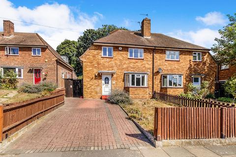 3 bedroom semi-detached house to rent, Hall Place Crescent, Kent DA5