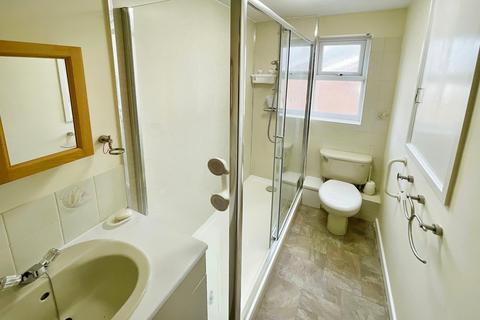 2 bedroom semi-detached house to rent, Manor Close, Selby YO8