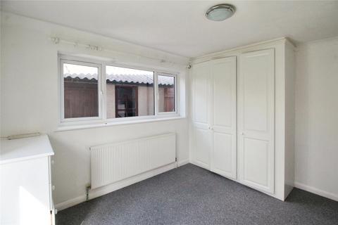 2 bedroom bungalow to rent, Clandon Avenue, Surrey TW20