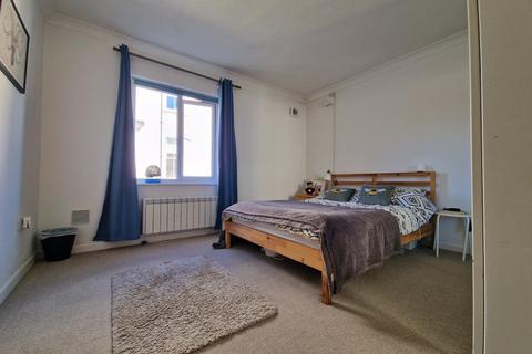 2 bedroom apartment to rent, Wilton Place, Hampshire PO5