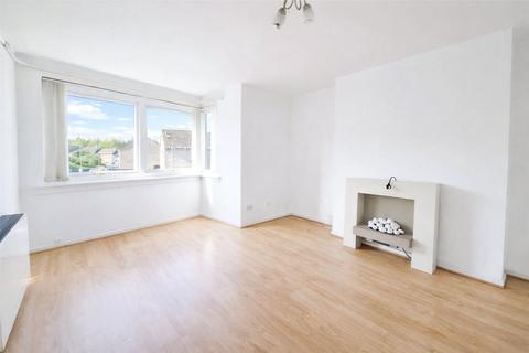 2 bedroom flat to rent, Tummel Green, Glasgow G74