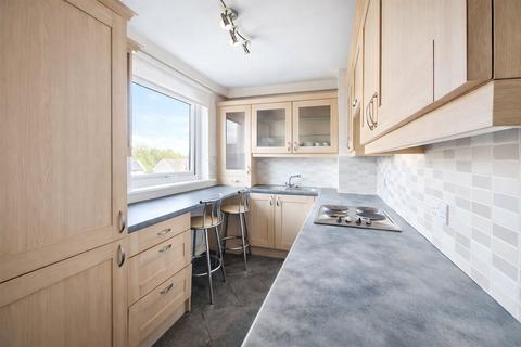 2 bedroom flat to rent, Tummel Green, Glasgow G74