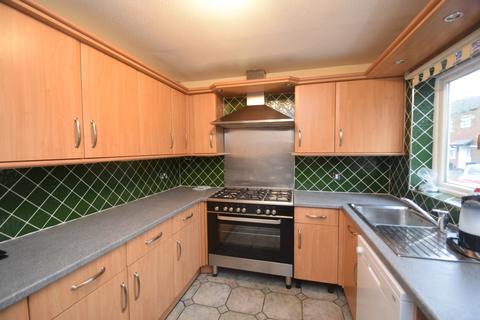 3 bedroom house to rent, Abbots Field, Kent DA12