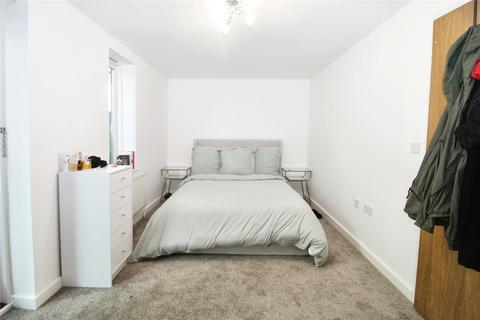 1 bedroom flat for sale, Ted Bates Road, Hampshire SO14