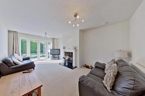 3 bedroom chalet for sale, West Hill Road, Herne Bay, CT6 8HG