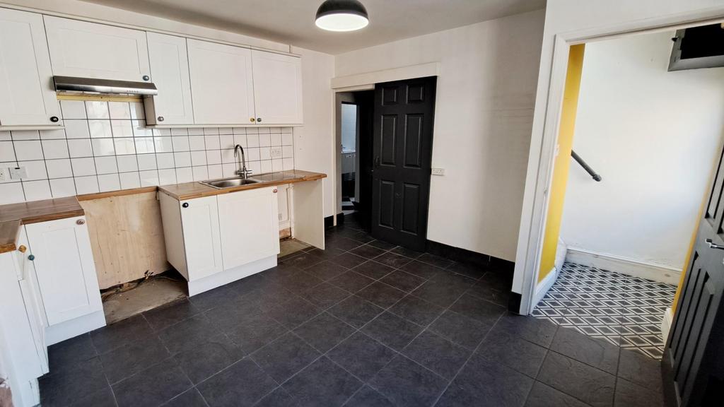 2nd view KITCHEN.jpg