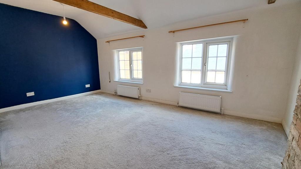 MASTER BEDROOM.jpg