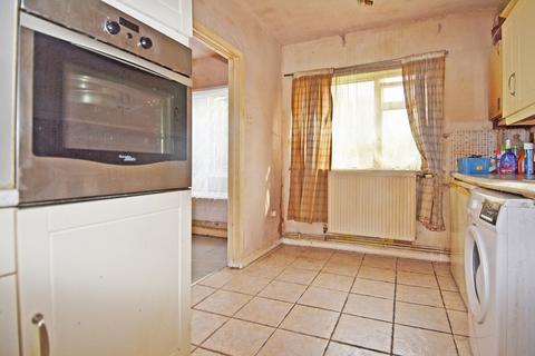 1 bedroom ground floor flat for sale, Beard Road, Kingston Upon Thames, KT2