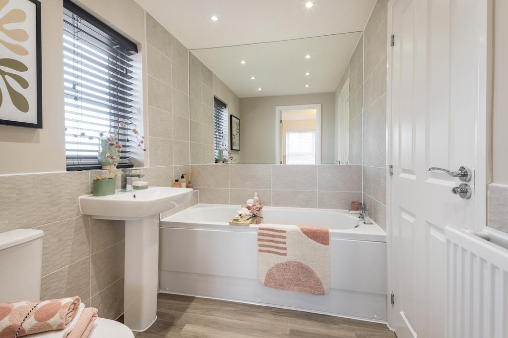 Family bathroom in the 3 bedroom Norbury