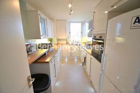 2 bedroom apartment to rent, Britten Close,  Hampstead NW11