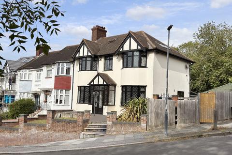 4 bedroom end of terrace house for sale, Moordown, Shooters Hill, London SE18 3LY