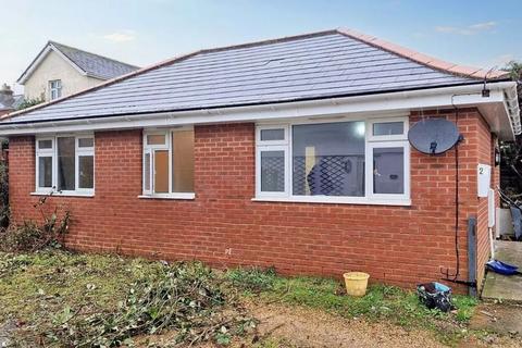 2 bedroom detached bungalow to rent, North Street, Sandown PO36