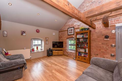 2 bedroom penthouse for sale, Cairns Close, Lichfield WS14