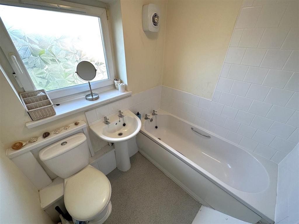 Three-Piece Bathroom 621