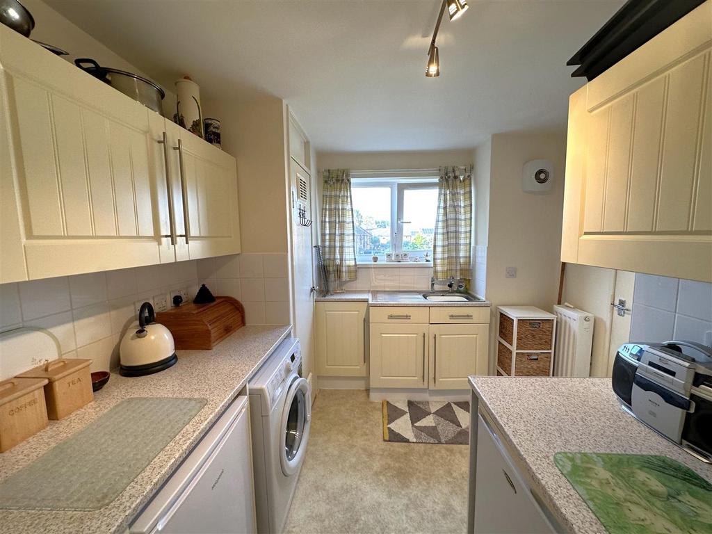 Well-Appointed Kitchen 631