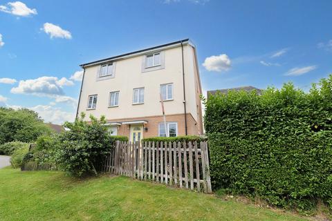 4 bedroom semi-detached house for sale, Heron Way, Dovercourt, CO12 3