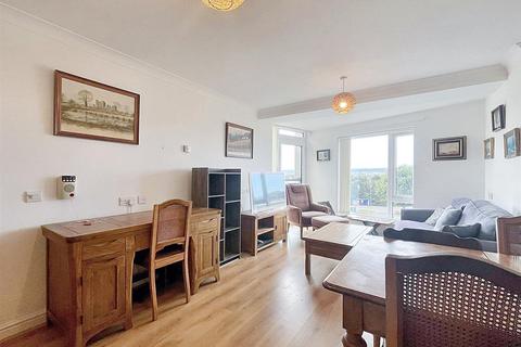 2 bedroom retirement property for sale, Pembury Road, Eastbourne